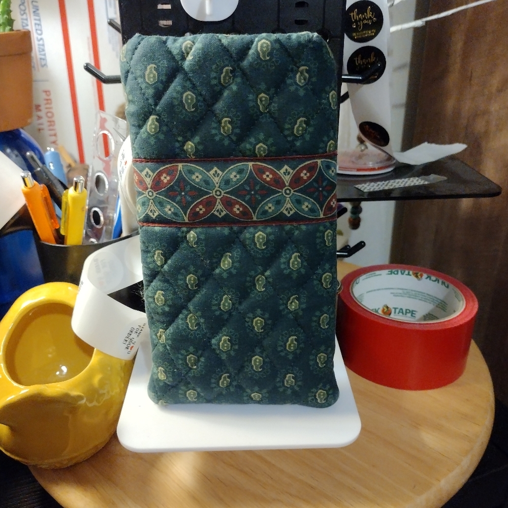 Quilted Green and Red Glasses Case